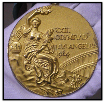 Médaille d'or remportée par Alex Baumann