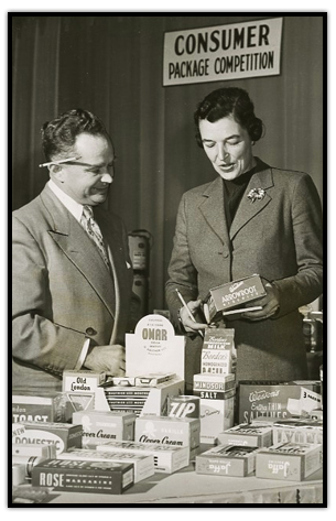 Dorothy Walton avec des produits alimentaires