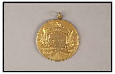 Médaille d'or des Essais panaméricains remportée par Elaine Tanner