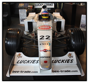 Voiture de course utilisée par Jacques Villeneuve avec BAR Honda