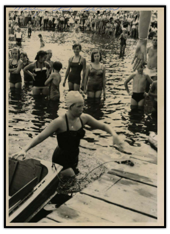 Marilyn Bell starting her swim across Lake Ontario