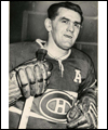 Photo de Maurice Richard en chandail de capitaine adjoint des Canadiens