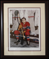 Maurice Richard en uniforme, assis dans le vestiaire